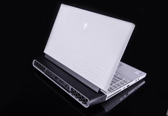 游戲本的工業(yè)設(shè)計，公司旗艦-ALIENWARE AREA-51M評測