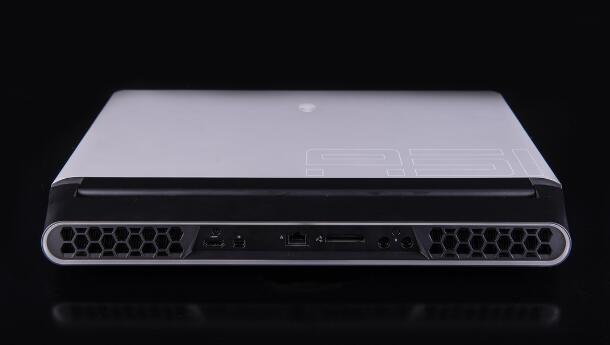 游戲本的工業(yè)設(shè)計，公司旗艦-ALIENWARE AREA-51M評測